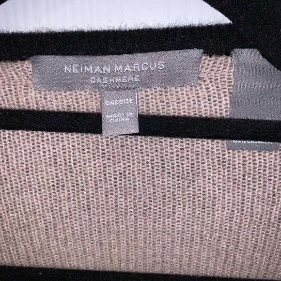 Sleeve shawl - Picture 2 of 4